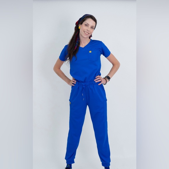 EXTRA SMALL Size Drifit Top and Jogger Scrub Set - Picture 12 of 13